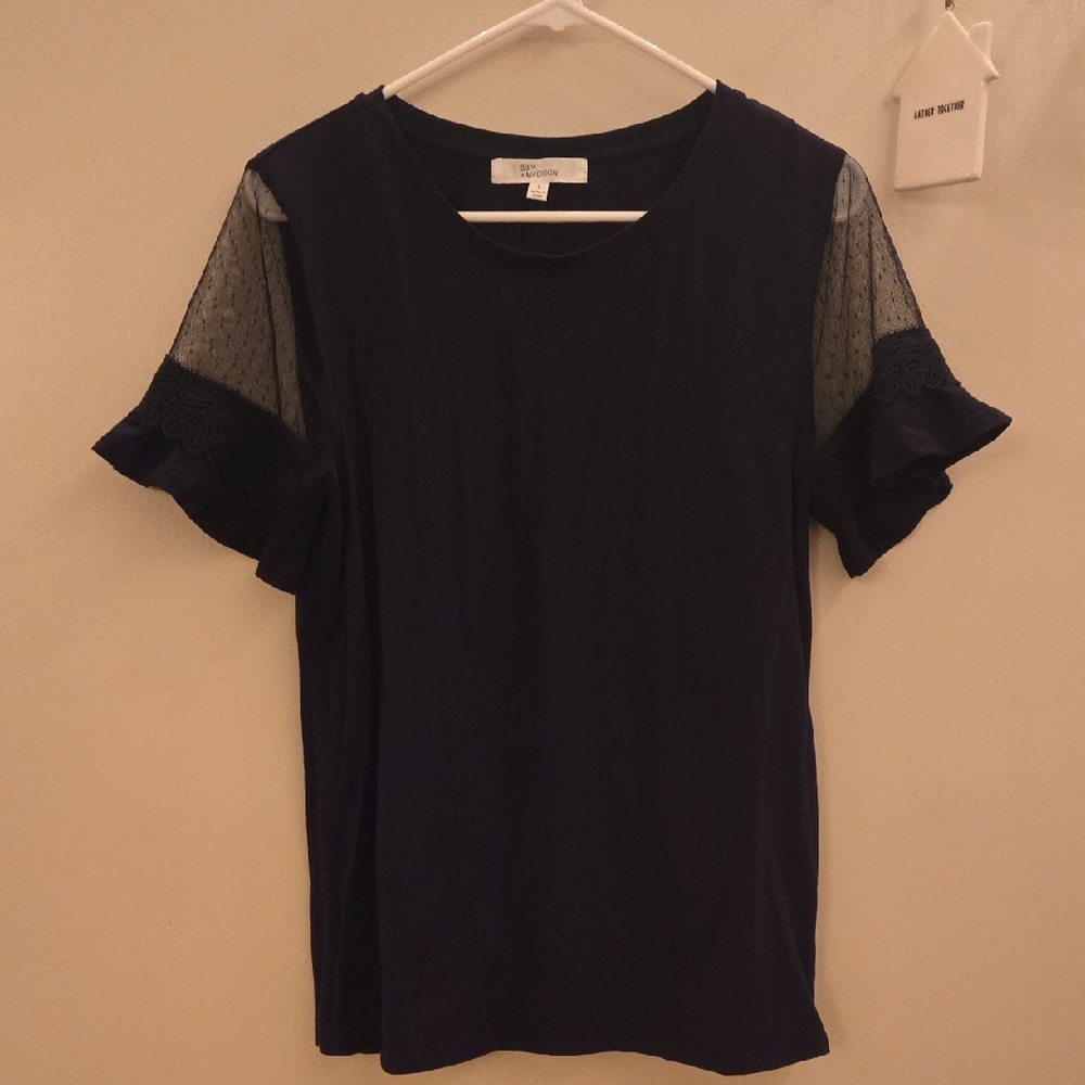 89th & Madison Navy Blue Lace Sleeve Top
